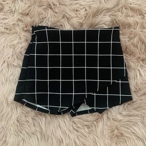 Black Skort
